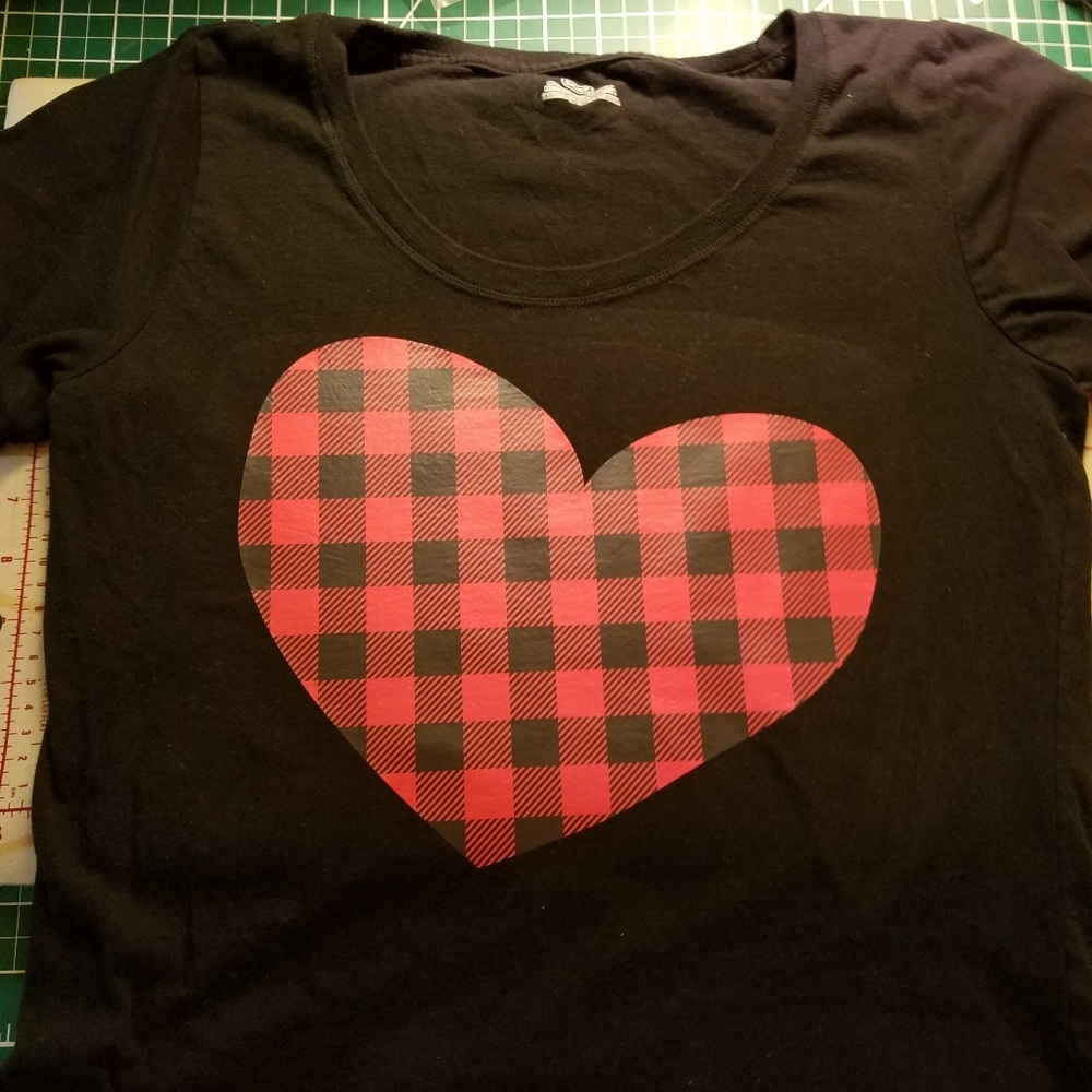 La Ti Da Handmade Creations Valentine's Day Tee Sm